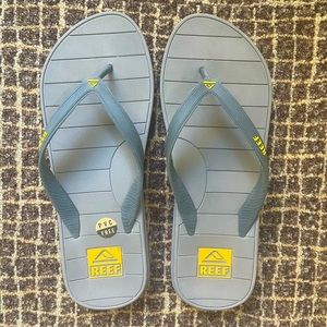 REEF men’s flip flops Sz 12